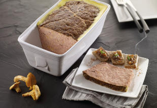 photo du produit de Noël Terrine de foie de canard aux girolles  .                              (foie gras de canard 20% ) (en tranches )